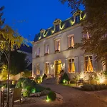 Cedre Beaune, A Beauvallon & Hotel Beaune (Cote d'Or)