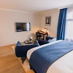 Hotel Cedre Beaune, A Beauvallon & 5*