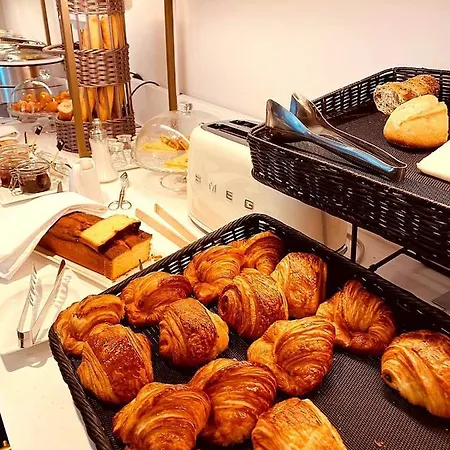 Cedre Beaune, A Beauvallon & Beaune (Cote d'Or)