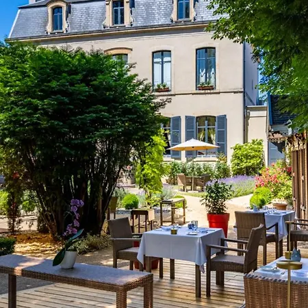 Cedre Beaune, A Beauvallon & ホテル 5*