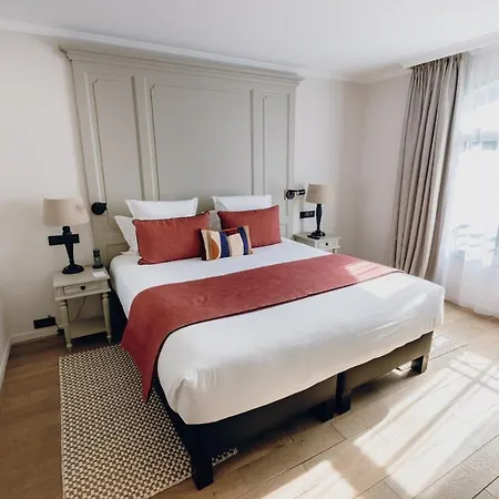 Hotel Cedre Beaune, A Beauvallon 5*