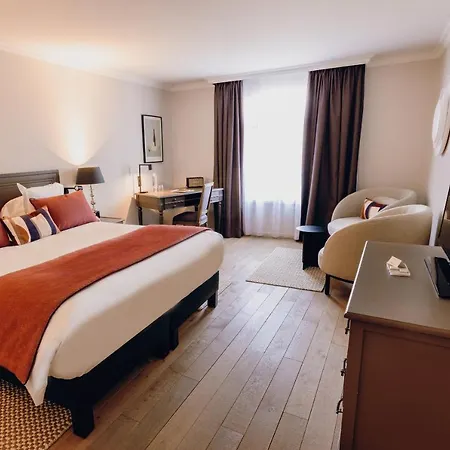 Cedre Beaune, A Beauvallon & ホテル 5*