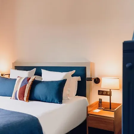 Cedre Beaune, A Beauvallon & Hotel Beaune (Cote d'Or)