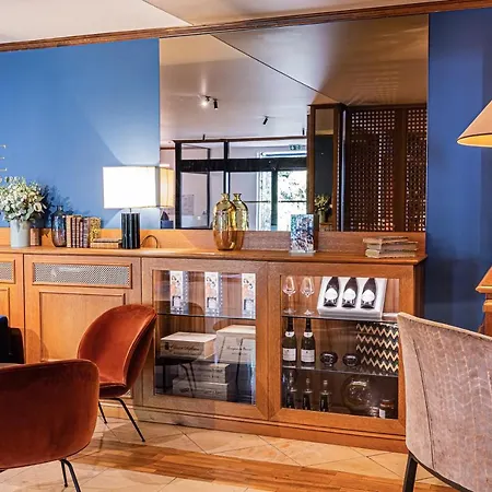 Cedre Beaune, A Beauvallon & Hotel 5*