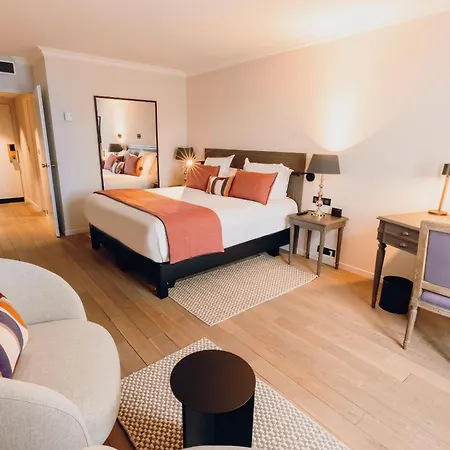 Cedre Beaune, A Beauvallon & ホテル 5*