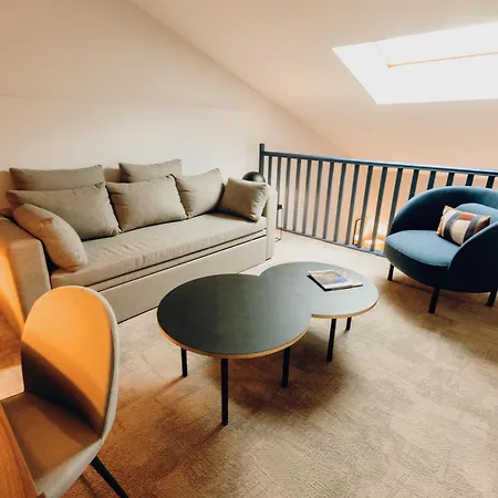 Cedre Beaune, A Beauvallon & ホテル 5*