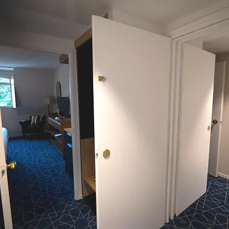 Hotel Cedre Beaune, A Beauvallon & 5*