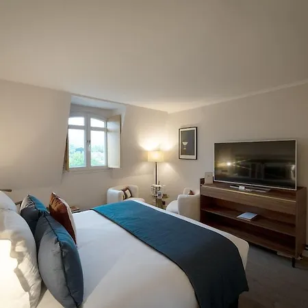 Cedre Beaune, A Beauvallon & Hotel