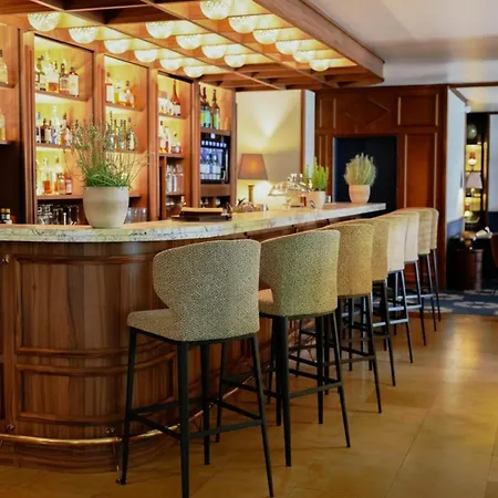 Cedre Beaune, A Beauvallon & 5* Beaune (Cote d'Or)