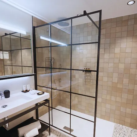 Hotel Cedre Beaune, A Beauvallon & 5*