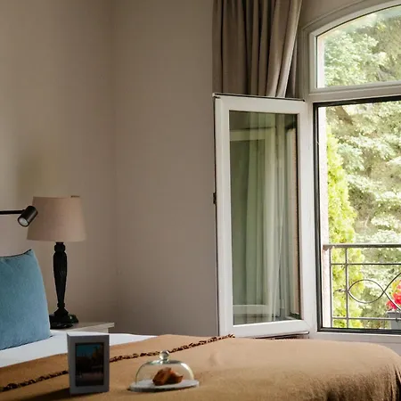 Cedre Beaune, A Beauvallon & Hotel 5*