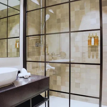 Hotel Cedre Beaune, A Beauvallon & 5*