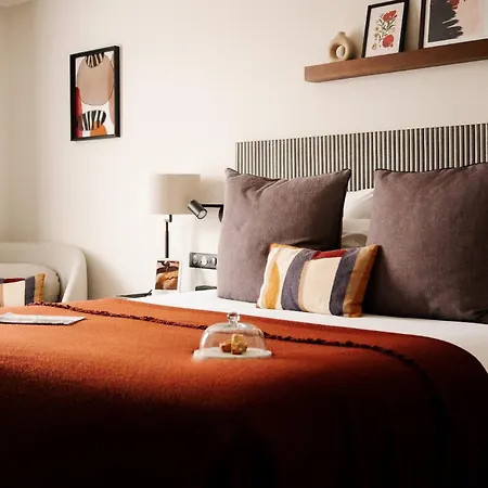 Cedre Beaune, A Beauvallon & Hotel Beaune (Cote d'Or)