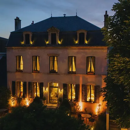 Cedre Beaune, A Beauvallon & Hotel
