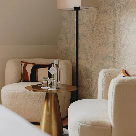 Hotel Cedre Beaune, A Beauvallon &