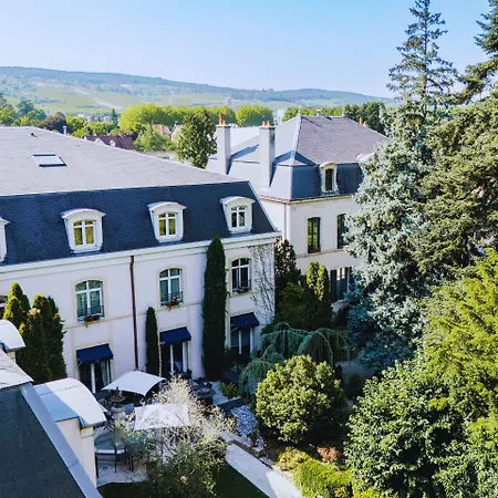 Cedre Beaune, A Beauvallon & Hotel