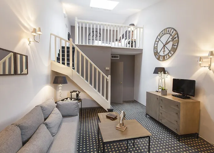 Cedre Beaune, A Beauvallon & Hotell