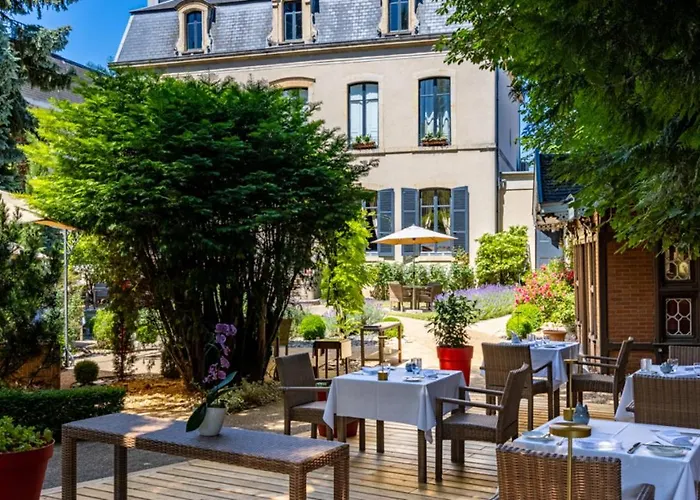 Cedre Beaune, A Beauvallon & 酒店 5*