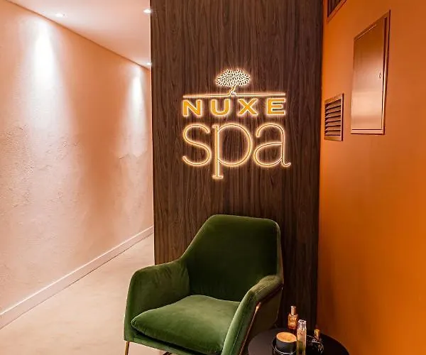 Cedre Beaune, A Beauvallon & Hotell