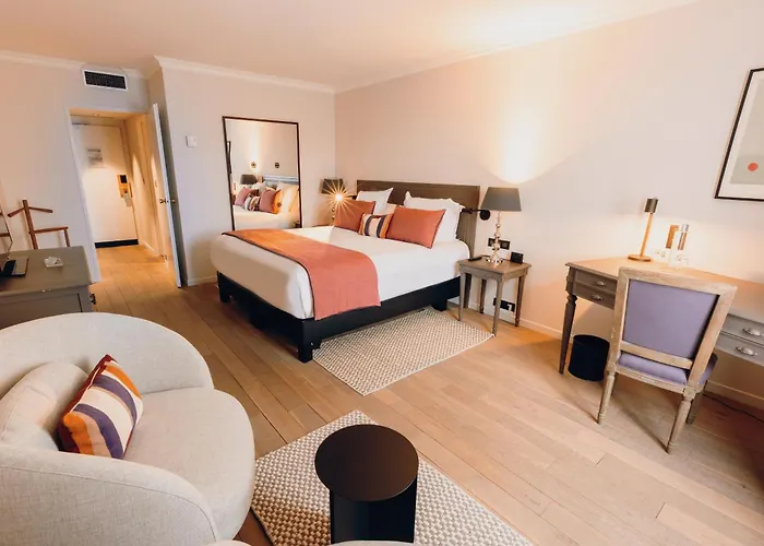 Cedre Beaune, A Beauvallon & Hotell 5*