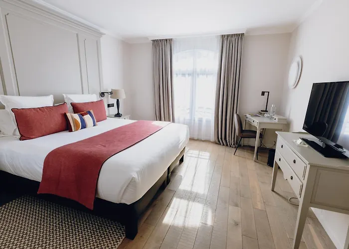 Hotell Cedre Beaune, A Beauvallon & Beaune (Cote d'Or)