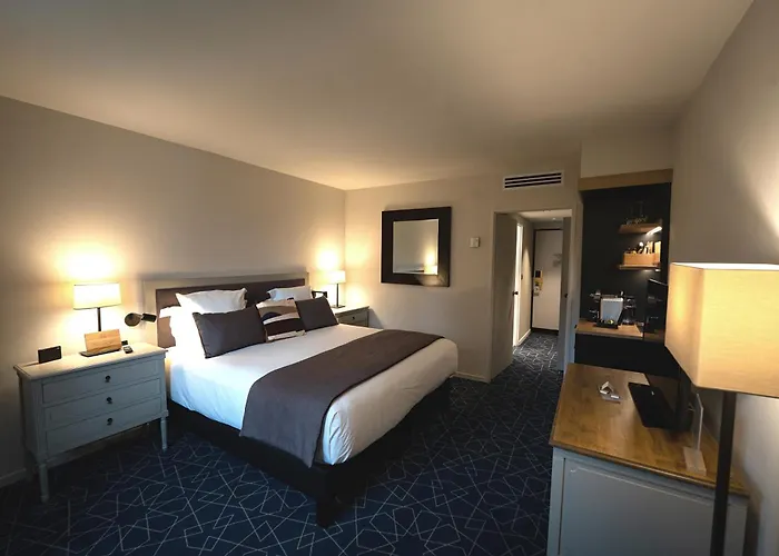 Cedre Beaune, A Beauvallon & Hotell Beaune (Cote d'Or)